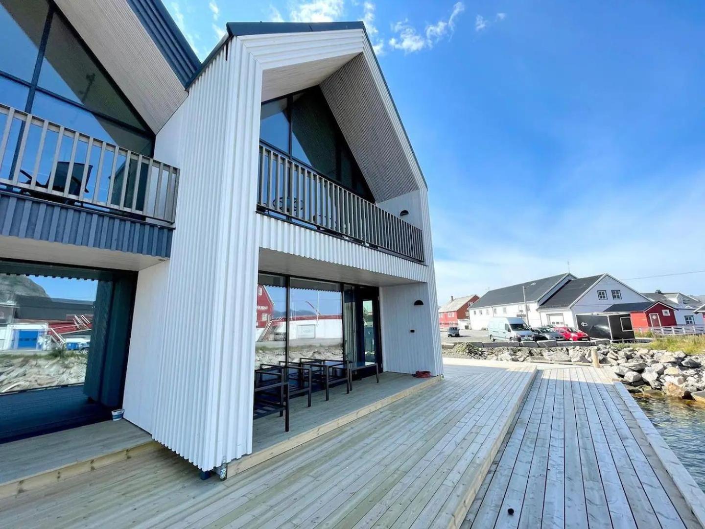 Attraktiv Leilighet Pa Kaikanten I Henningsvær Buitenkant foto