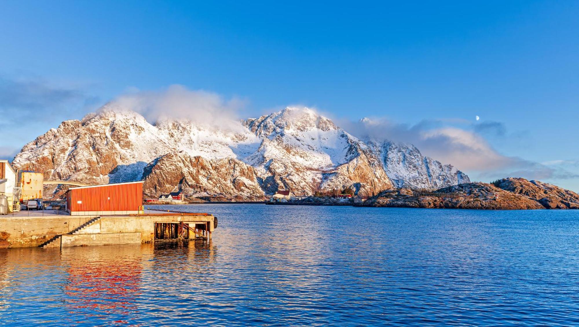 Attraktiv Leilighet Pa Kaikanten I Henningsvær Buitenkant foto